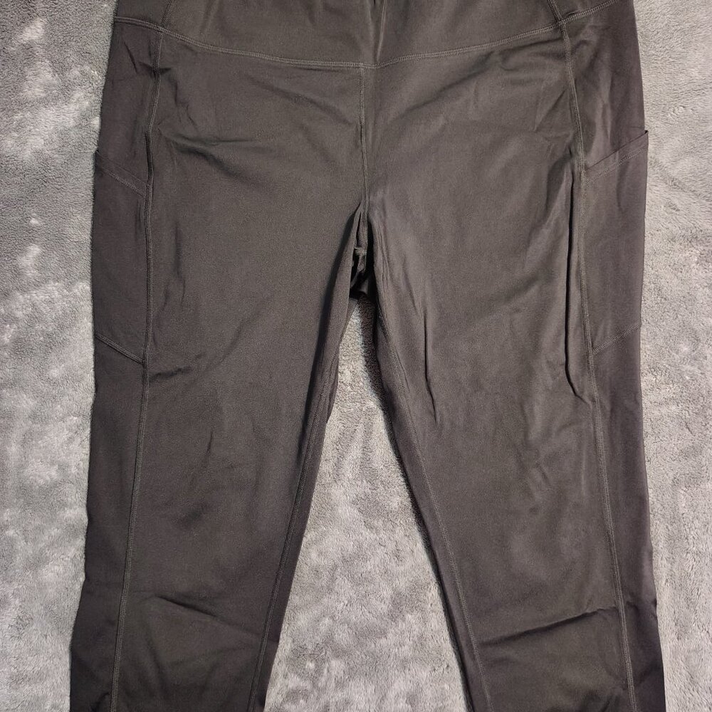 Torrid Active Capri Leggings Size 3